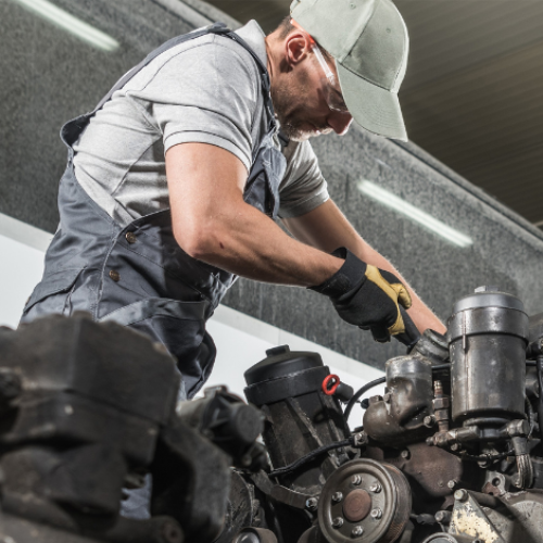 Truck mechanic